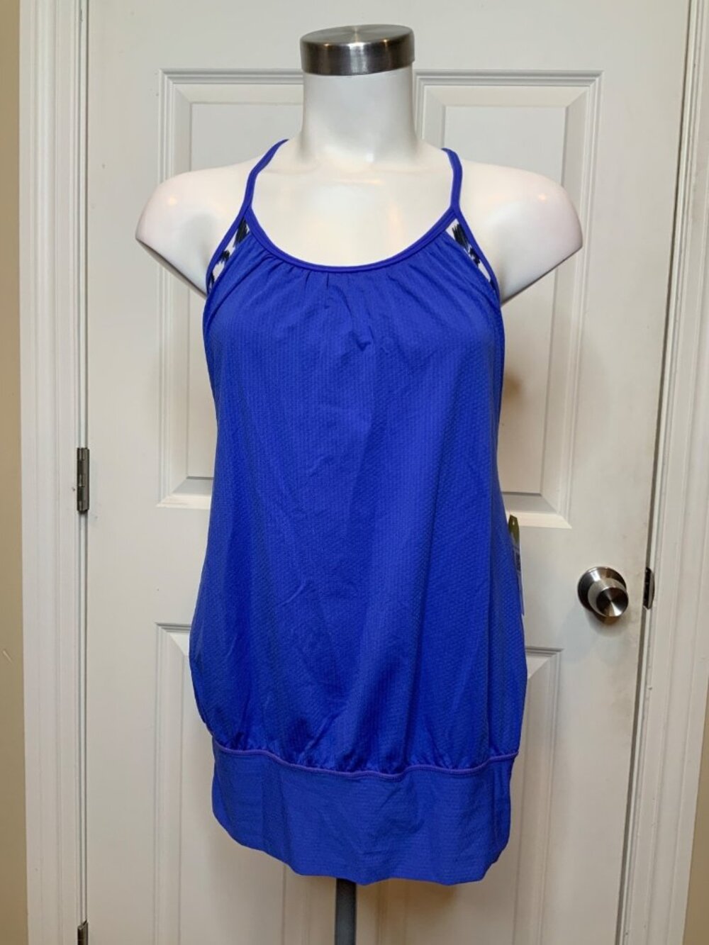 Lululemon No Limits Tank Top 2 in 1 Blue & White, Size 4